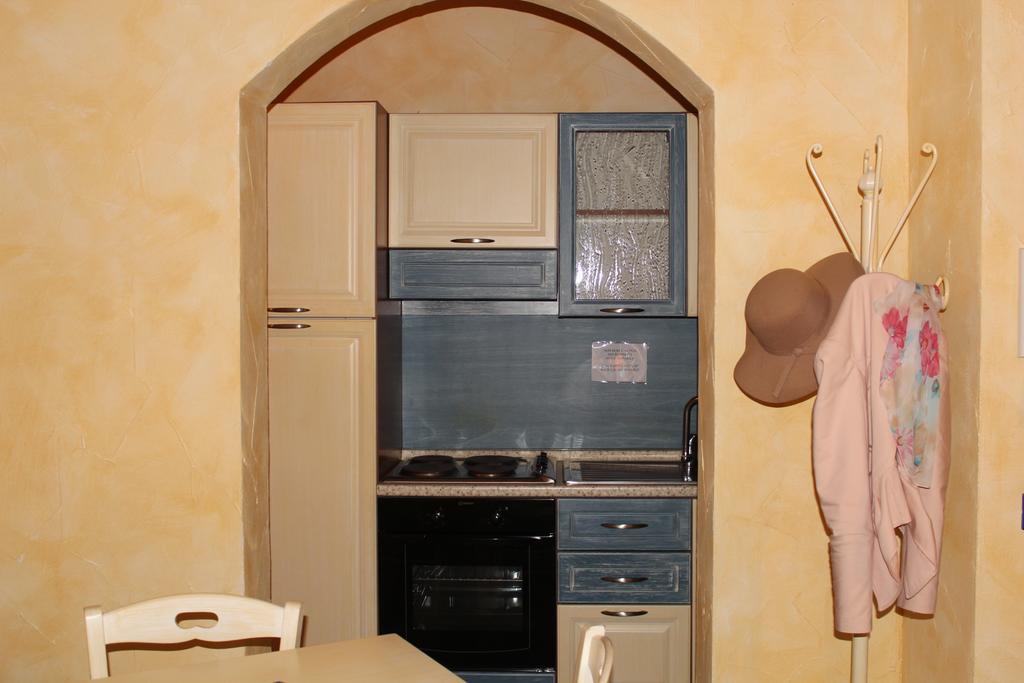 ホテル レジデンス レ キャーヴィ ディ サン フランチェスコ トラーパニ 部屋 写真
